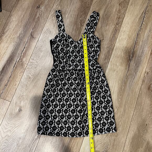 TOPSHOP Women's Sweetheart Neckline Floral Lace Mini Dress Size 2 - Picture 3 of 7
